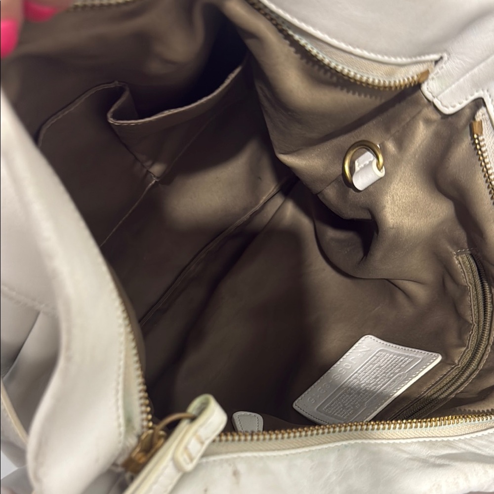 Coach white hampton’s hobo purse - Picture 9 of 11
